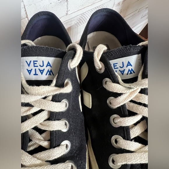 Veja Wata II Low Top Sneaker Size 9 - Picture 7 of 11